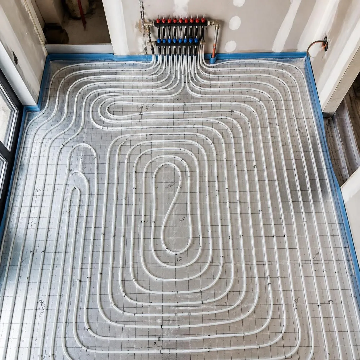 découvrez notre guide complet pour la mise en place d'un plancher chauffant, incluant conseils, étapes et astuces pour un chauffage efficace et confortable.
